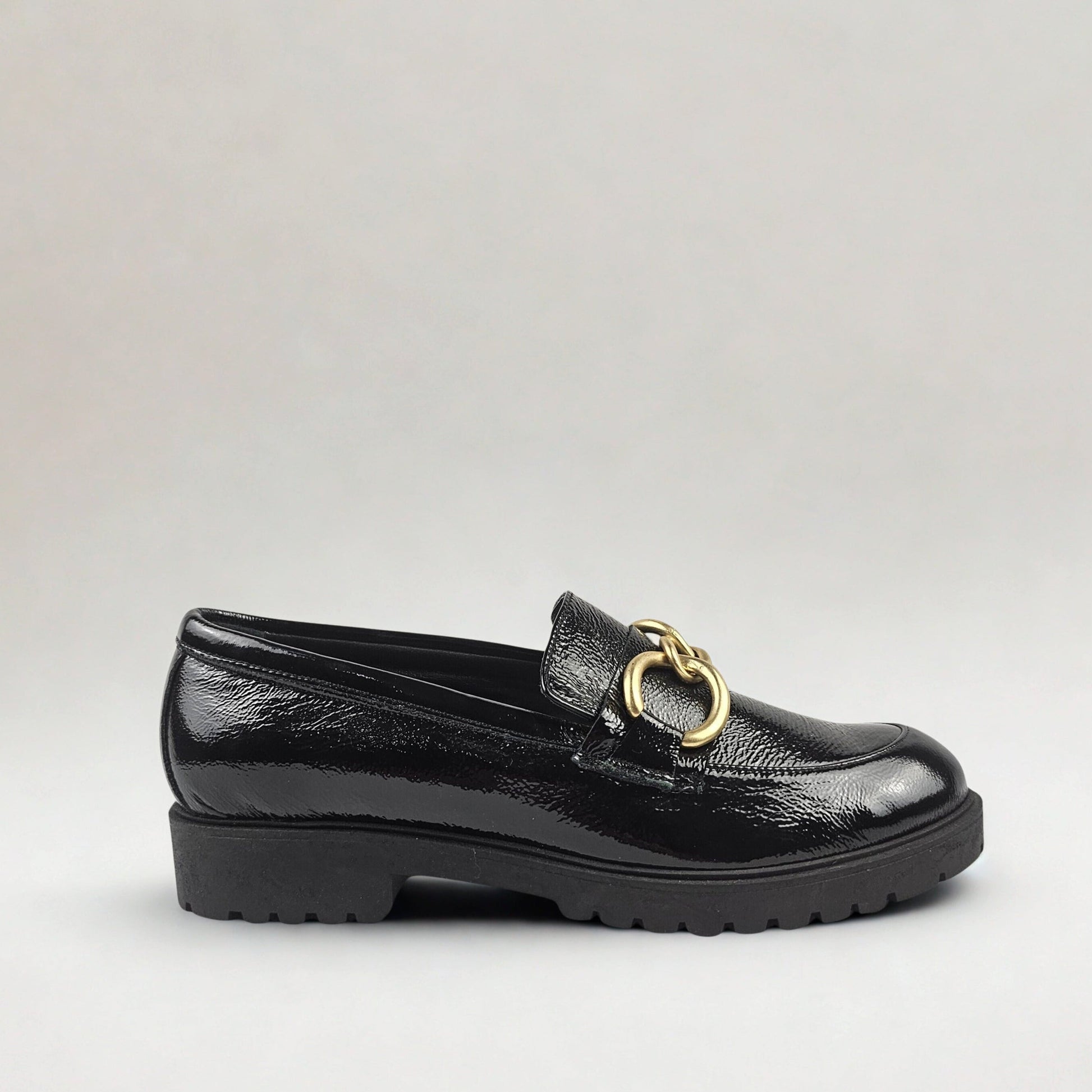 Mocassini Donna in Vera Pelle Vernice Nera con catena oro