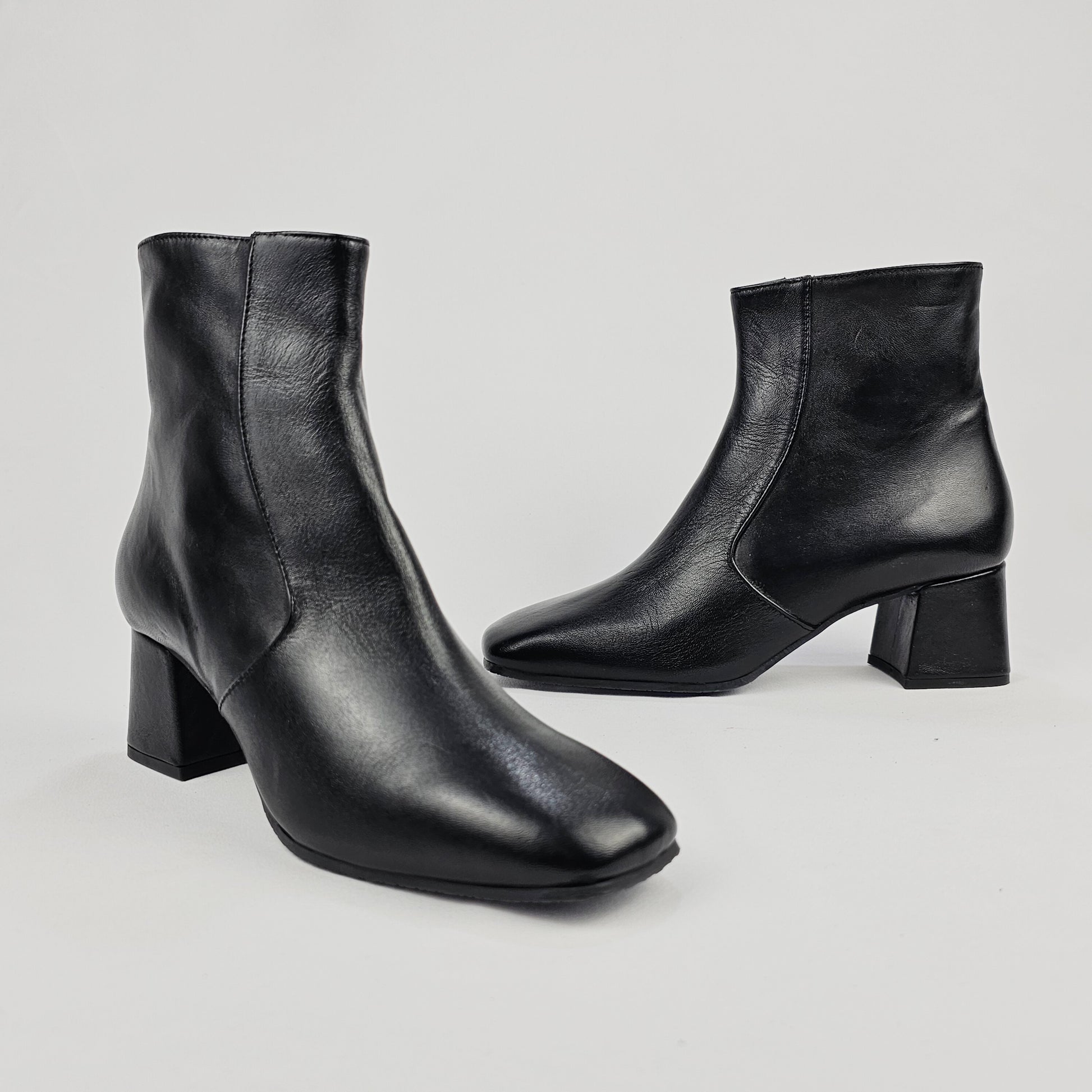 Stivaletto Donna in vera pelle nera con punta quadrata